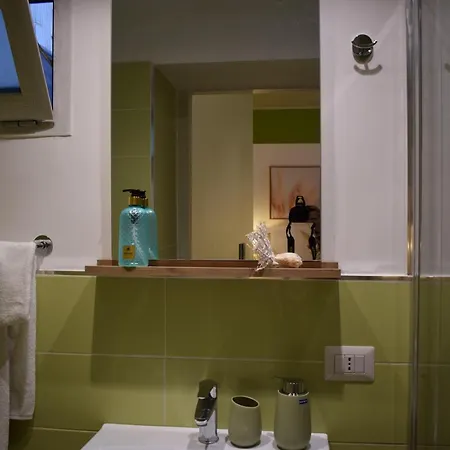 La Casita Nel Bosco نابولي